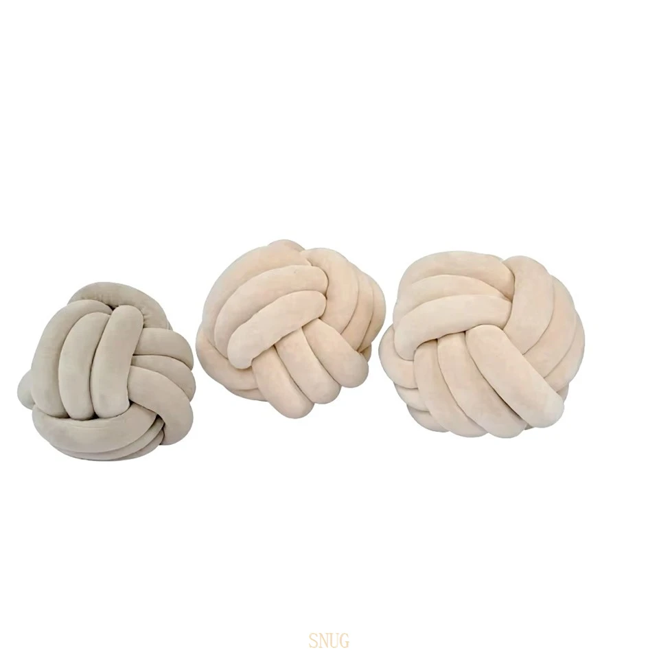 SNUG Handcrafts Knitted Decorative Latex Filled Cooling Knit Knot Pillows Sofa Throw Cushion high quality